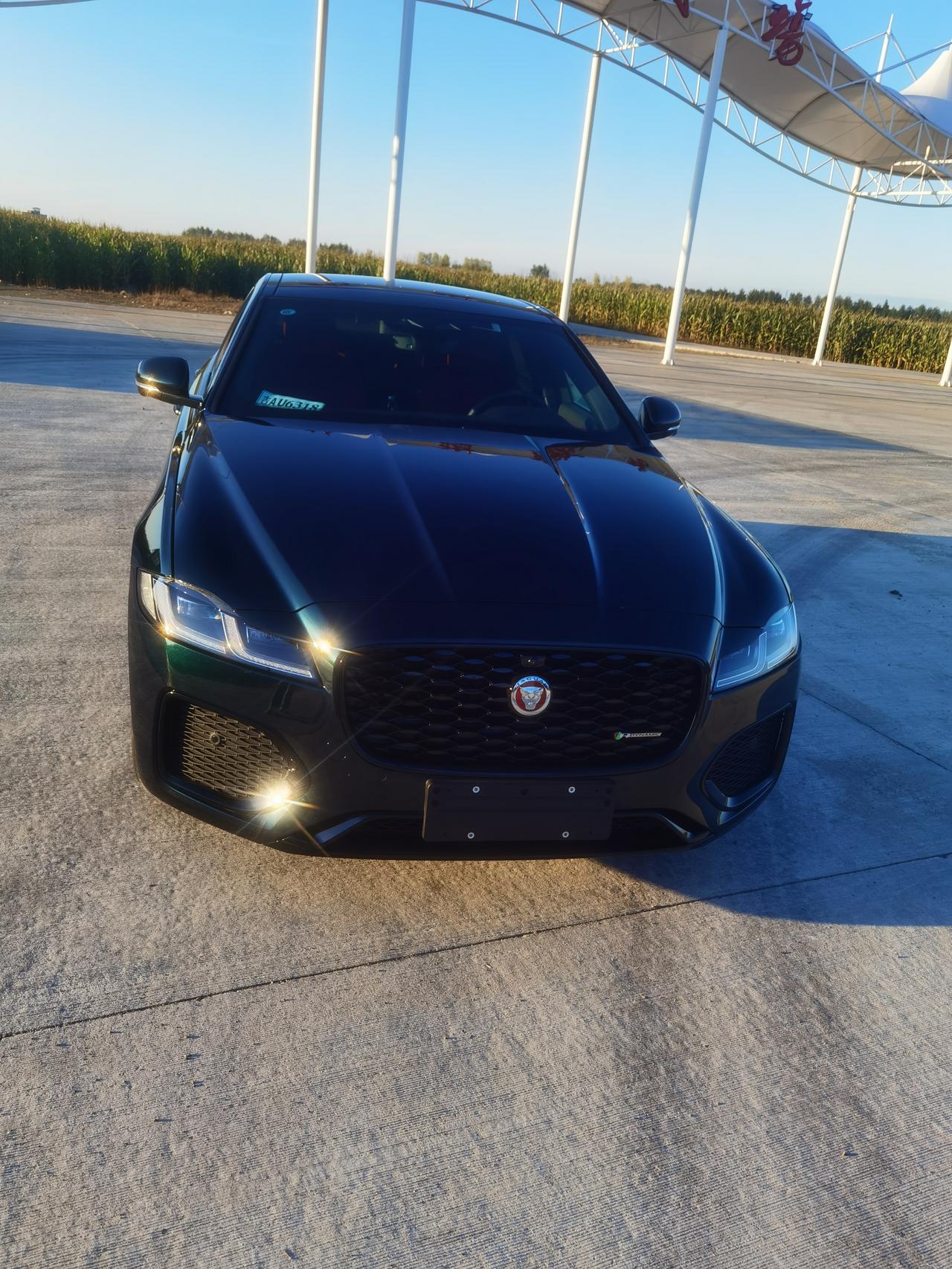 捷豹xfl四驱曜黑运动版