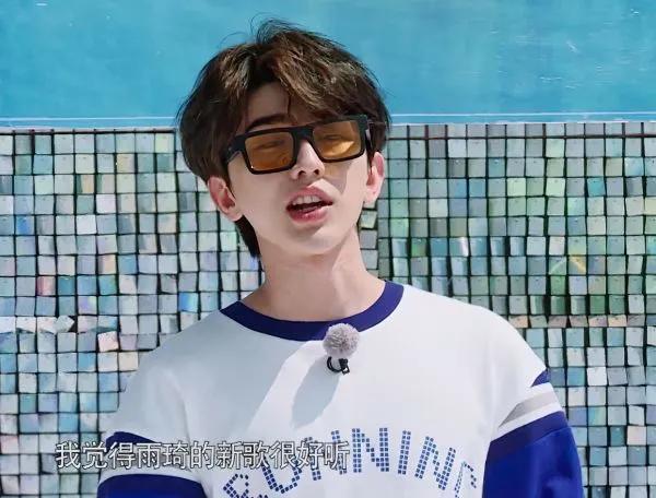 蔡徐坤喜欢谁呢 长什么样(蔡徐坤喜欢的人是谁)