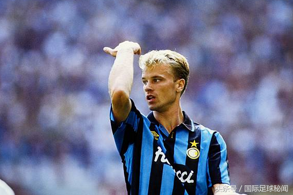 国际米兰队也加强了人员调整,引进荷兰双星博格坎普和琼克