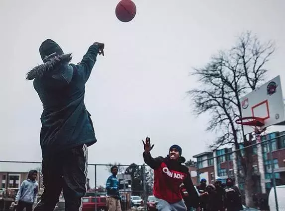 为什么nba球员投篮垫步(为什么实战中，你的投篮会这么渣？)