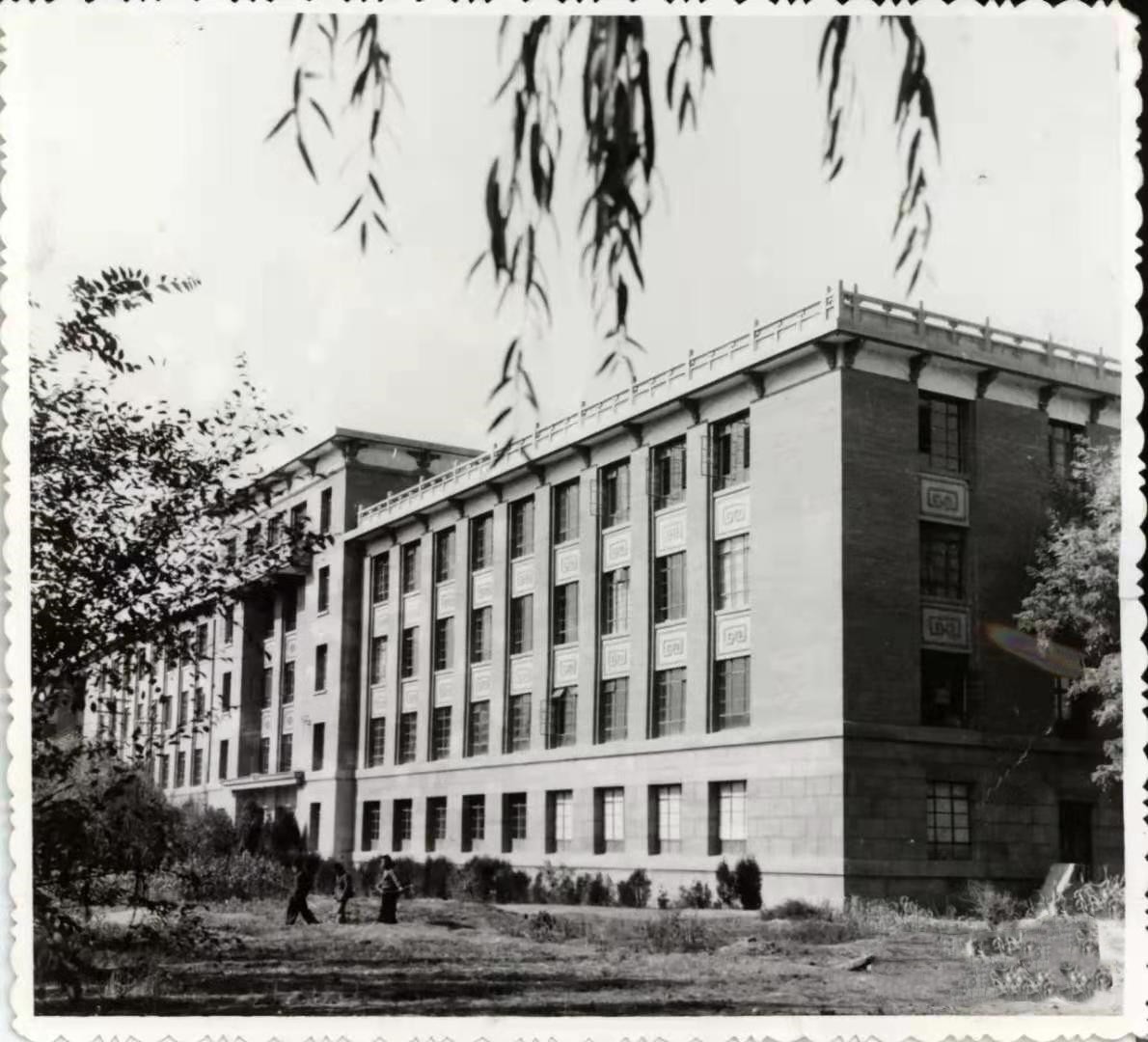 让杨振宁连连夸赞，还培养了4位院士，揭秘兰州大学这个“超牛学院”！