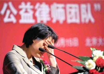 燃爆！成就过范冰冰的最强女律师，又来决战强奸犯鲍毓明了！