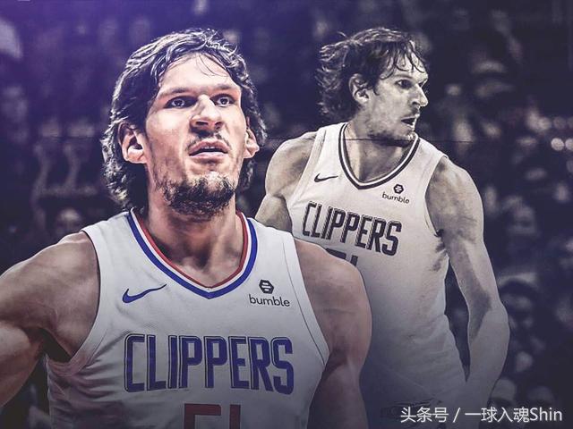 nba篮圈为什么高305厘米(博班压两人站扣篮筐歪了，比赛中断只能拿梯子来修，最后表情亮了)