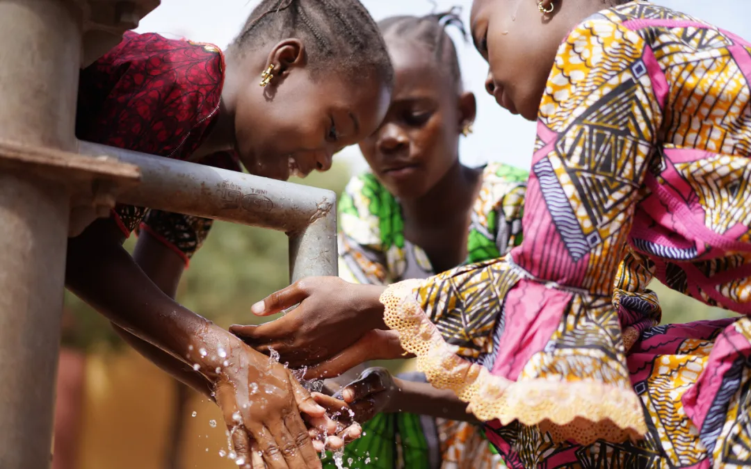 真实版“在逃公主”火爆全网：1岁被弃养，28岁竟被发现是公主