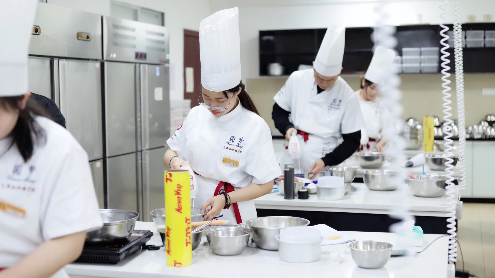 蛋糕西点培训学校哪里好？圆梦烘焙一起来了解一下