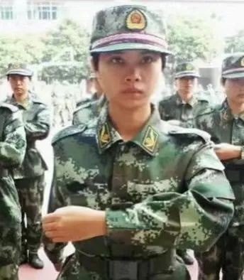 立志报国！广东大学生携笔从戎，担任连队狙击手、迫击炮手，还参加国庆阅兵