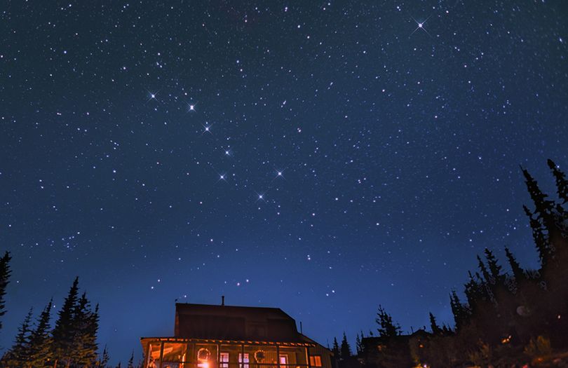事实上,夜空中超过99%的星星都是恒星,其中也包括北斗七星