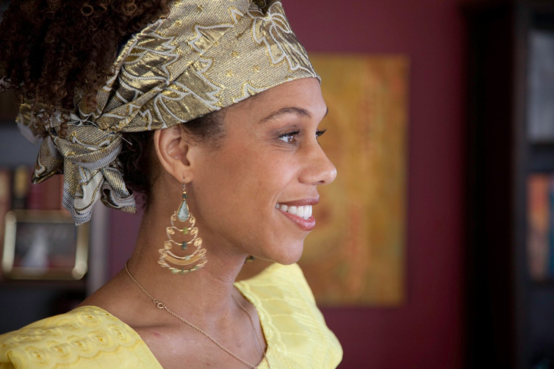 真实版“在逃公主”火爆全网：1岁被弃养，28岁竟被发现是公主