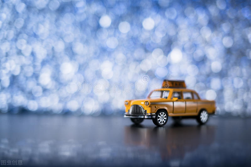 57岁教授开出租，45岁名校生失业，进体制才是唯一正确选择？