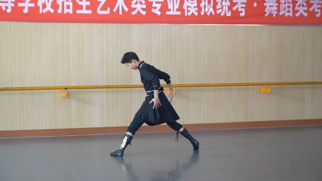 “云南省2020届普通高校招生艺术类专业模拟统考”取得圆满成功