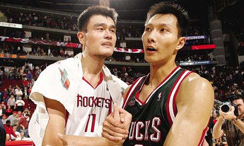 姚明效力过哪些nba球队(姚明和大郅在NBA交手5次，他们是这种数据！球迷：没对比就没伤害)