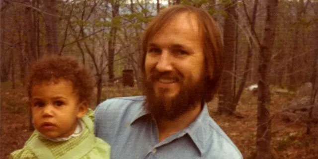 真实版“在逃公主”火爆全网：1岁被弃养，28岁竟被发现是公主