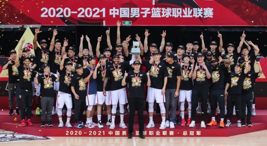 cba为什么外国人(为什么CBA不能像NBA一样，人员流动？原因有3点)