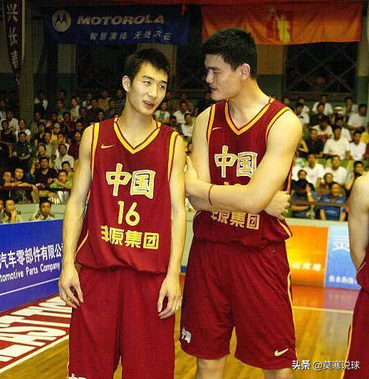 大郅当年为什么没有打nba(篮协封杀王治郅始末，被毁的不止是大郅，而是一批人)