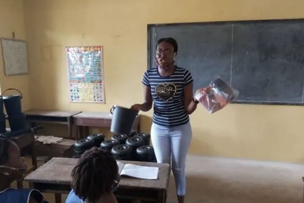 真实版“在逃公主”火爆全网：1岁被弃养，28岁竟被发现是公主