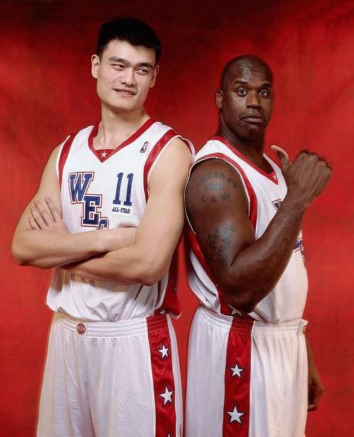 姚明效力过哪些nba球队(姚明和大郅在NBA交手5次，他们是这种数据！球迷：没对比就没伤害)