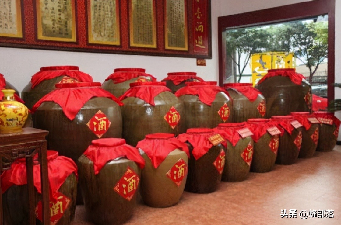 乡镇上卖散白酒的店面冷冷清清为啥不会倒闭？只因守住了3个渠道