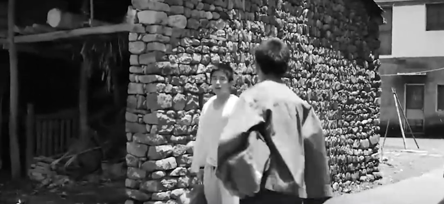 1993年，浙江女子给3名小乞丐30元路费，20年后乞丐拿一百万报恩