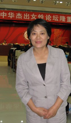 燃爆！成就过范冰冰的最强女律师，又来决战强奸犯鲍毓明了！