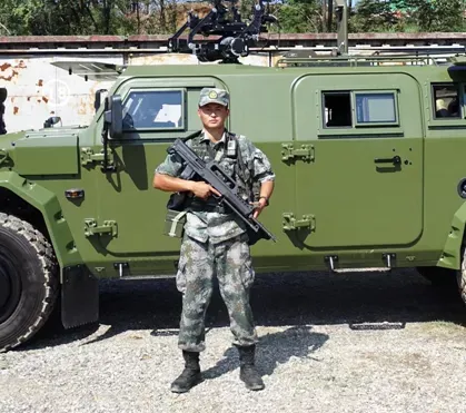 立志报国！广东大学生携笔从戎，担任连队狙击手、迫击炮手，还参加国庆阅兵