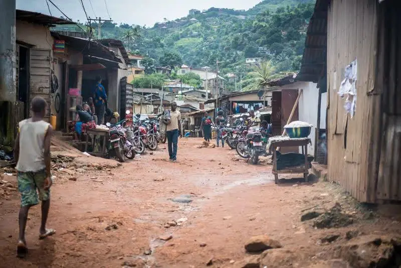 真实版“在逃公主”火爆全网：1岁被弃养，28岁竟被发现是公主