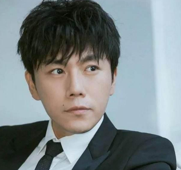 嘴边有痣的明星嘴边上有痣的明星