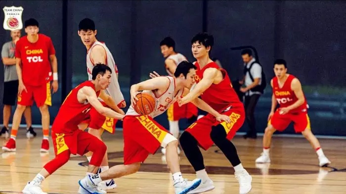 nba季前赛为什么有中国队(中国男篮为什么可以参加NBA夏季联赛？参加需要缴纳多少费用)