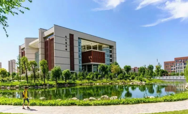 这所大学虽是普通二本，却是烟草局的“亲儿子”，分数低前景好