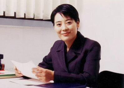 燃爆！成就过范冰冰的最强女律师，又来决战强奸犯鲍毓明了！