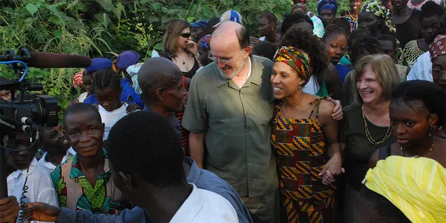 真实版“在逃公主”火爆全网：1岁被弃养，28岁竟被发现是公主