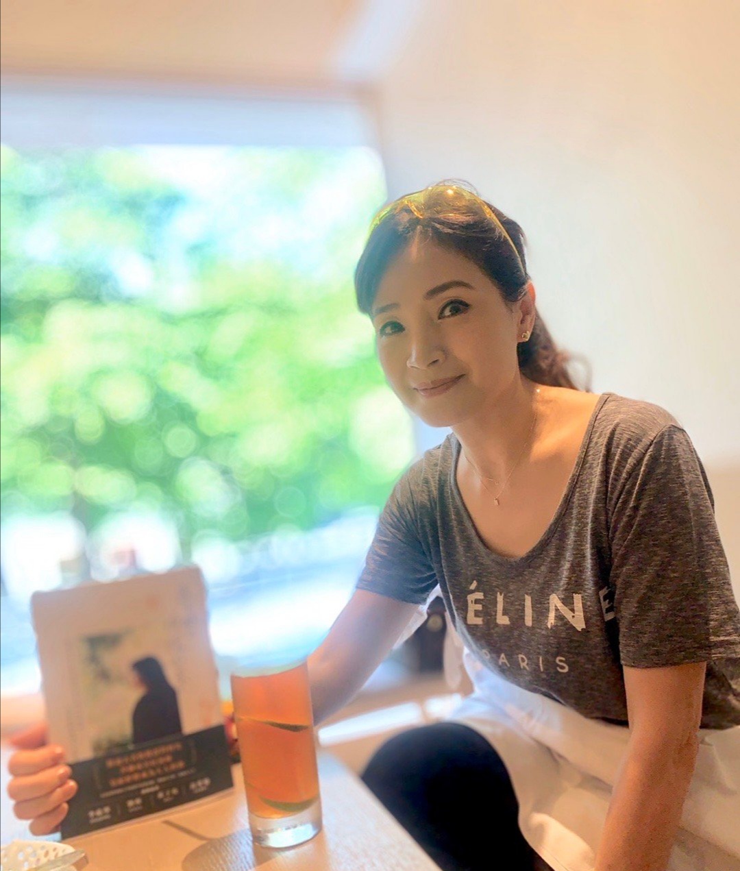 53岁玉女歌手自曝恋情！坦言曾恋大30岁外国男友，分手后至今单身