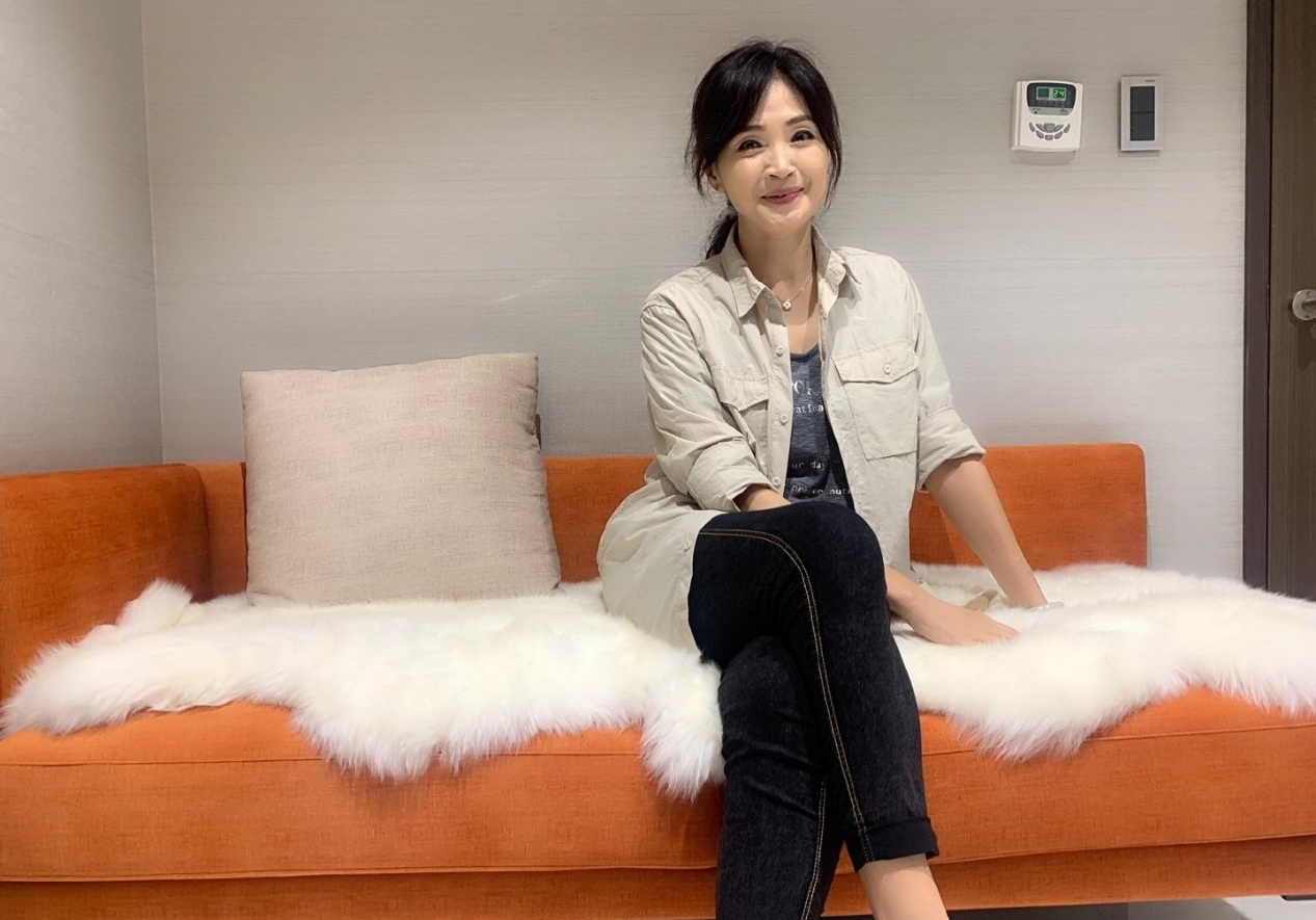 53岁玉女歌手自曝恋情！坦言曾恋大30岁外国男友，分手后至今单身