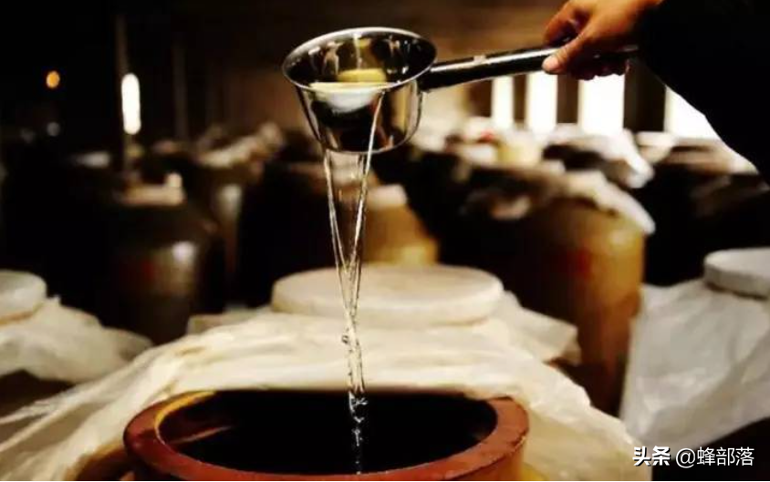 乡镇上卖散白酒的店面冷冷清清为啥不会倒闭？只因守住了3个渠道