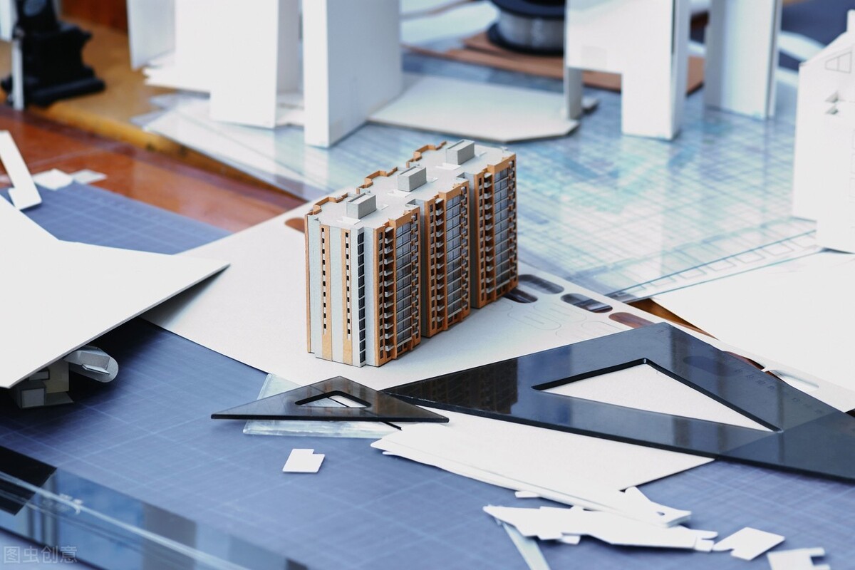 建筑防水材料：市场格局“一超三强”，行业龙头强者恒强