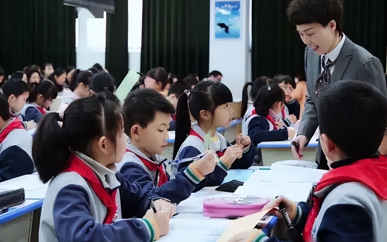 为何学生语文水平不如以前？看过语文教材才发现，并非学生不愿学