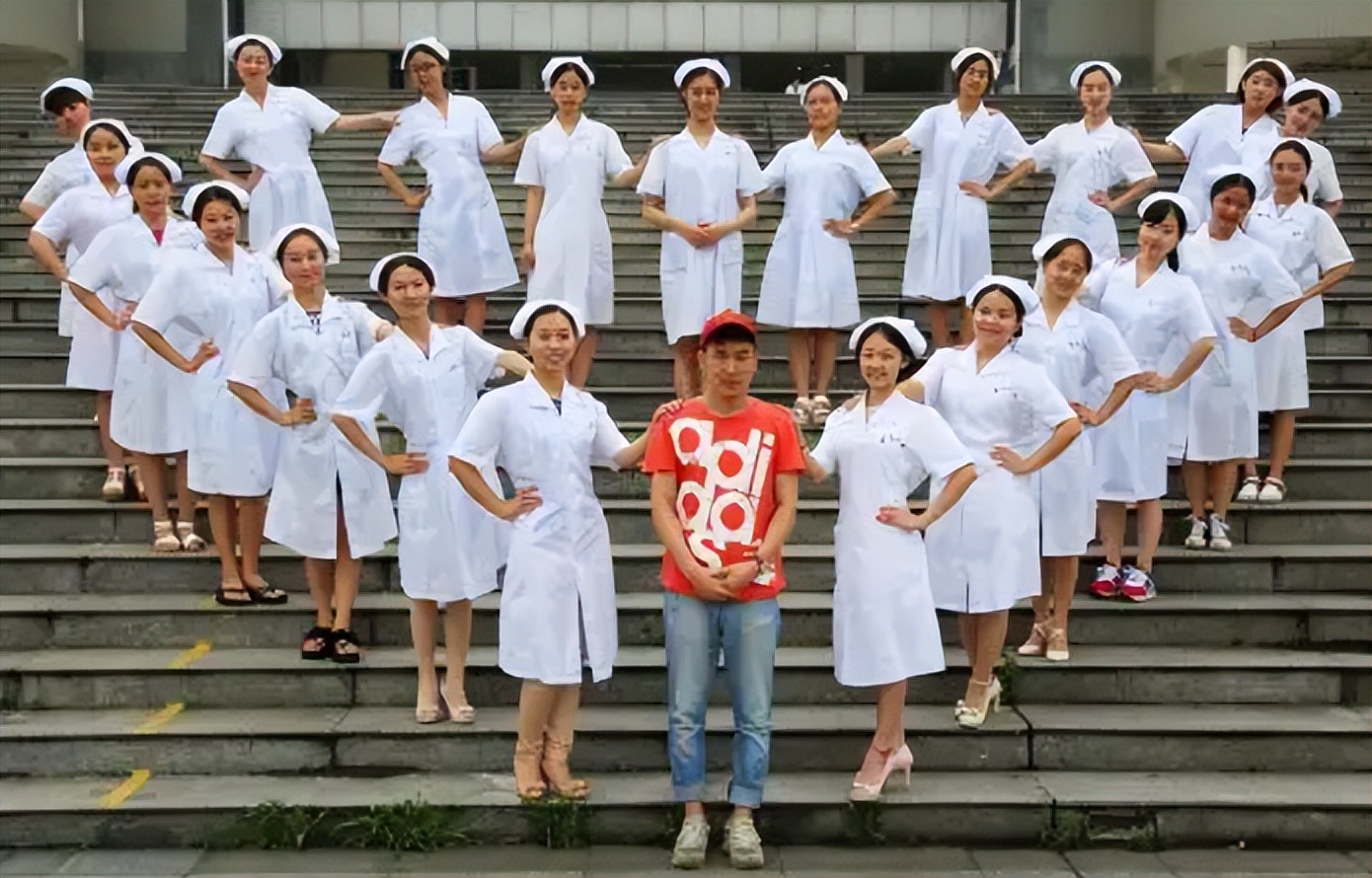 男女数量失衡的3大专业，男女比例1:9，大学期间想逃课都难