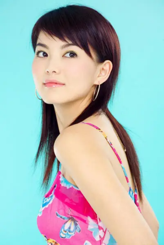 怀孕后胖得离谱的女明星，有人飙升55斤，有人直逼190胖若两人