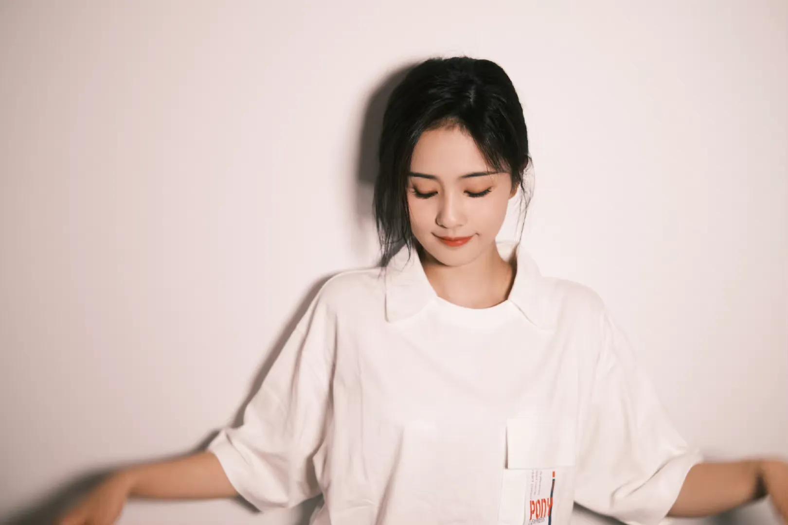 白鹿近期穿搭