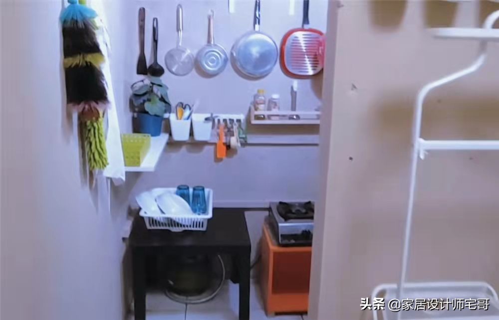 香港33岁小哥的16㎡蜗居，打造1室1厅，功能齐全，网友：苦中作乐