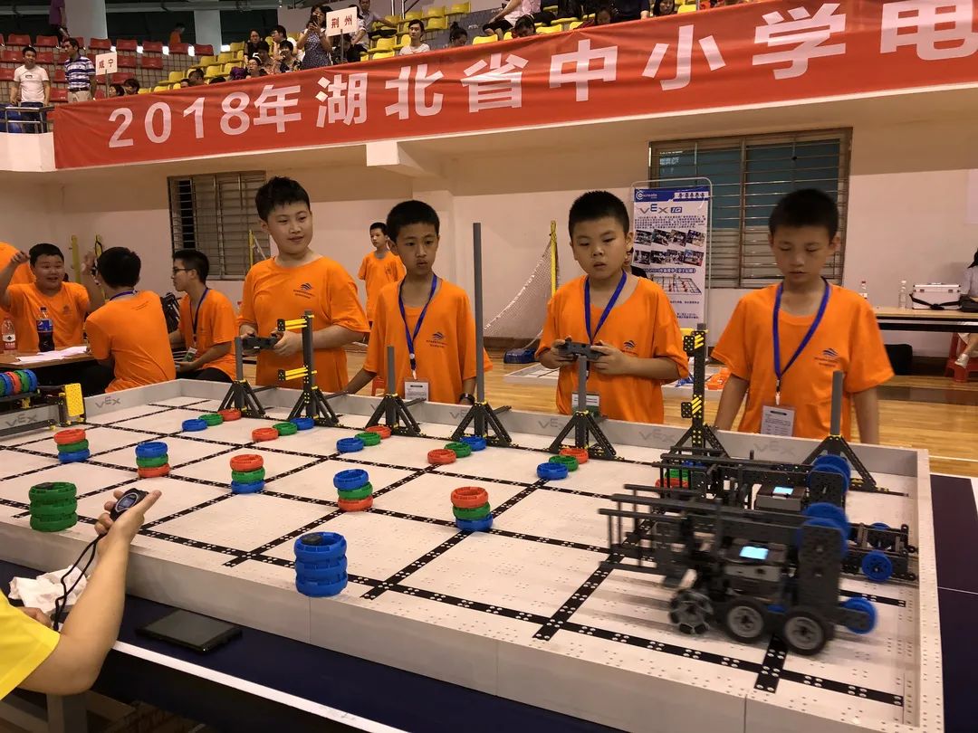 17年深耕机器人教育，一年培养万名学生