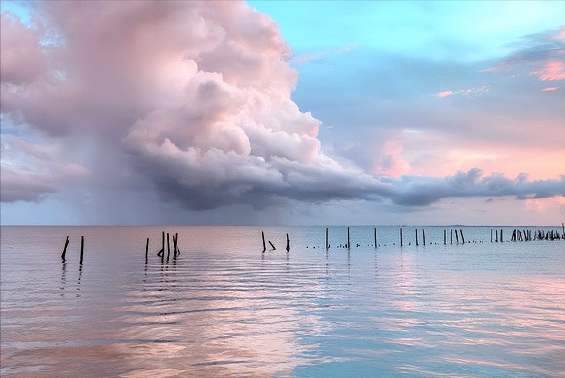 黄昏时，最适合发朋友圈的50句绝美诗句（建议收藏）