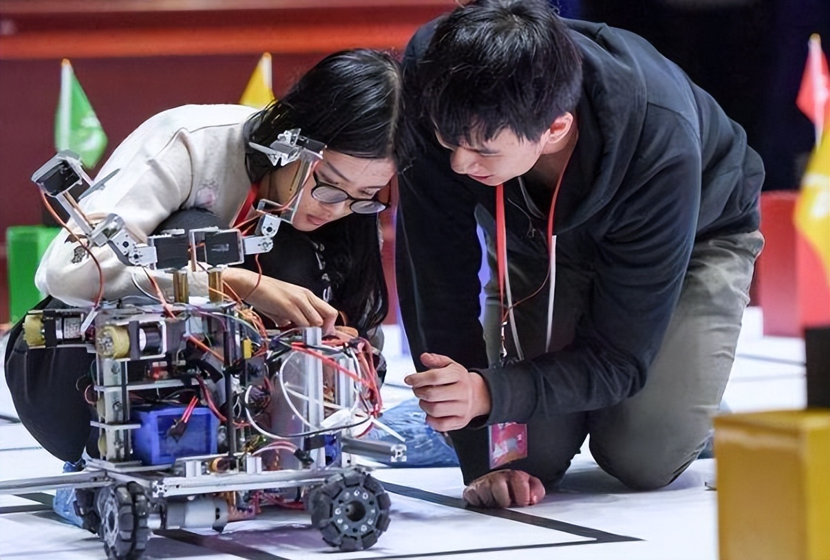 学生读个大学要花多少钱？看完这个账单后，普通家庭有点惆怅