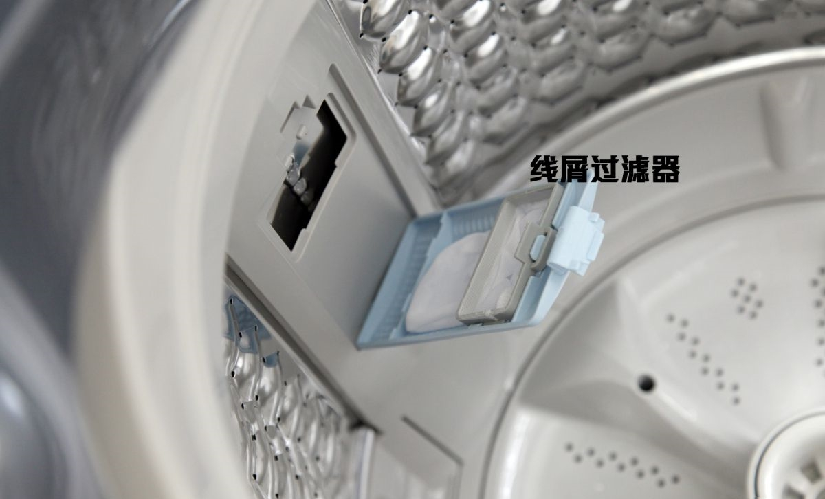 洗衣机排水管不能直接插在地漏里，特别是夏天，问题更多