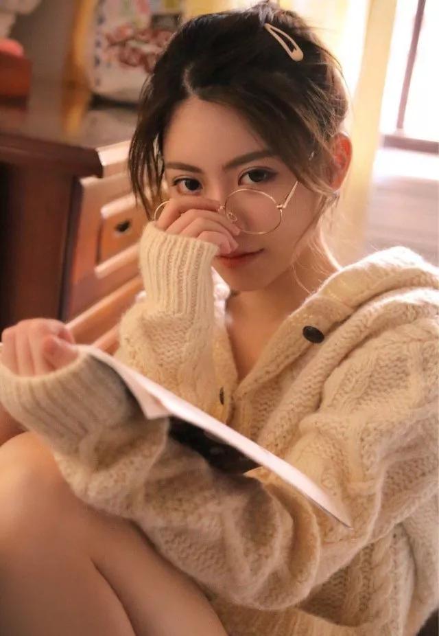 手机大片，人气网红周淑怡和斤斤