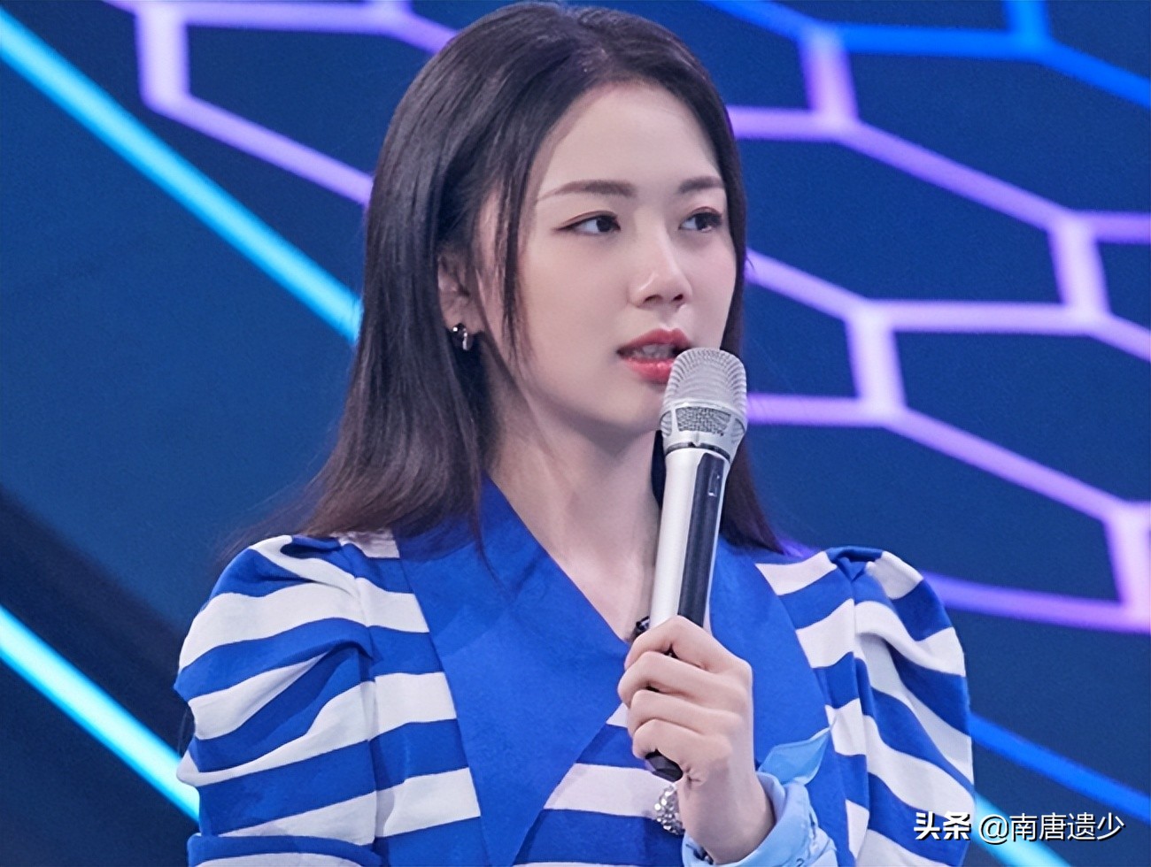 湖南卫视全新综艺开录，00后冯禧挑大梁，五小花有2人面临失宠