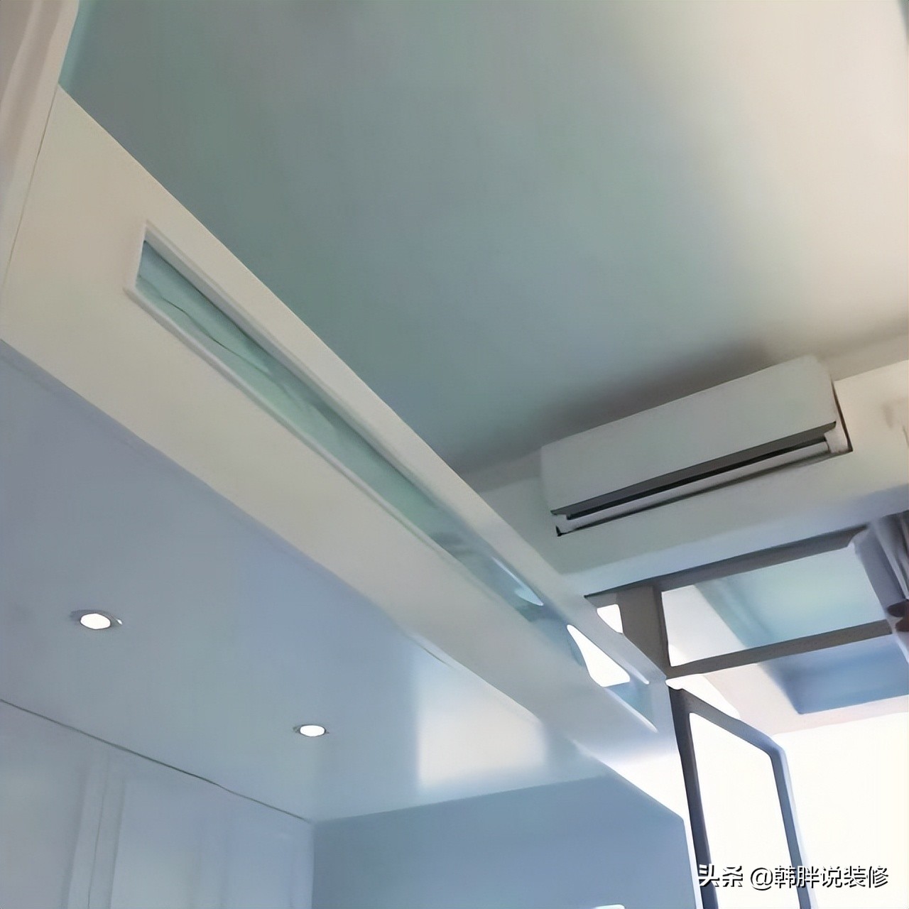 香港90后小夫妻，花230万买下12㎡小屋，床吊在半空，这设计绝了