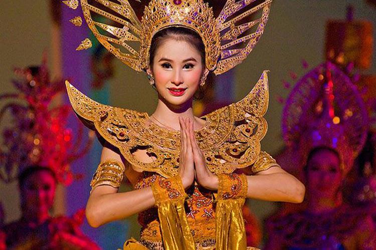 泰国人妖晚年有多惨?从灯红酒绿到素食清斋,背后原因尽是心酸