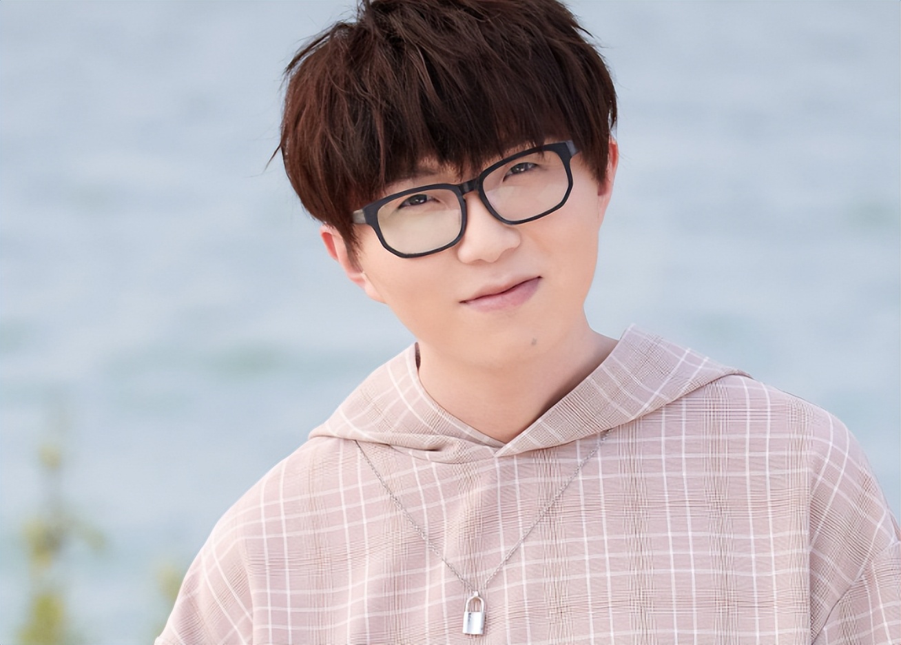 毛不易能够出圈，到底是他战胜了资本，还是资本选择了他？