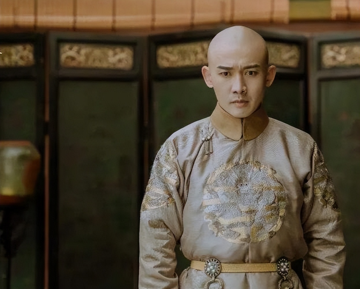 不够潇洒别骑马，这10位演员告诉你，啥叫鲜衣怒马少年郎