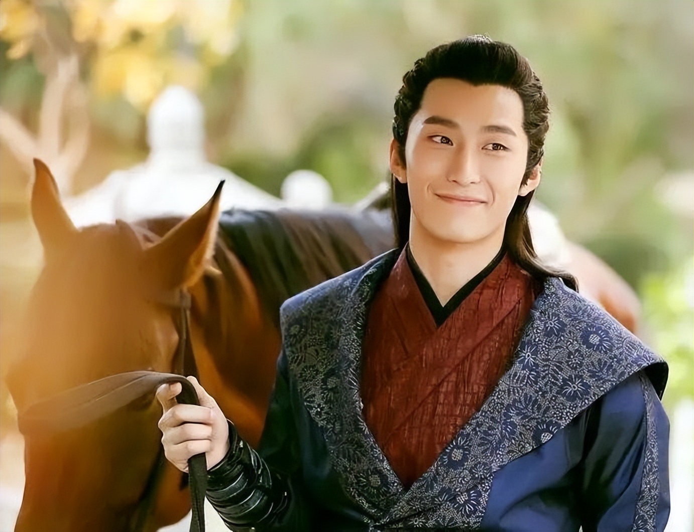 不够潇洒别骑马，这10位演员告诉你，啥叫鲜衣怒马少年郎